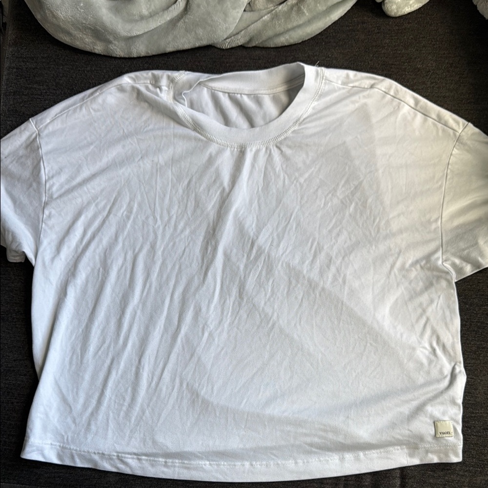 Vuori White cropped T- Shirt